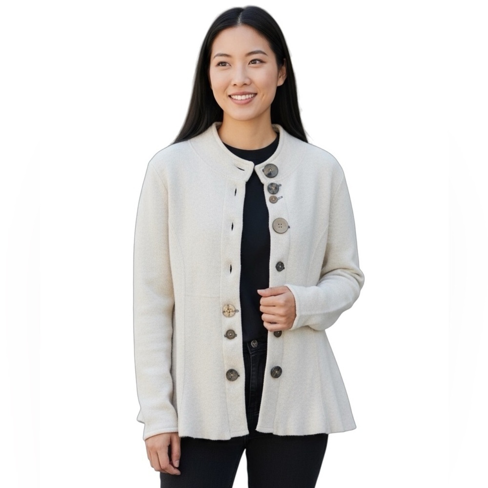 WILLOW Chunky Knit Cream Button up Cardigan Embellished Buttons Medium EUC